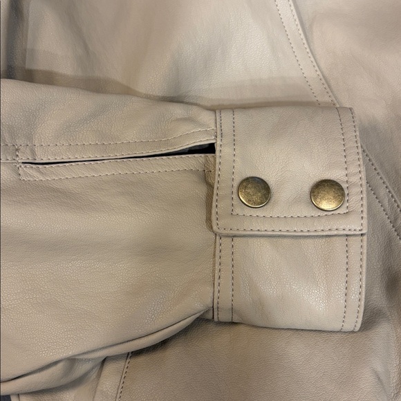 Max Studio Jacket - Picture 10 of 11